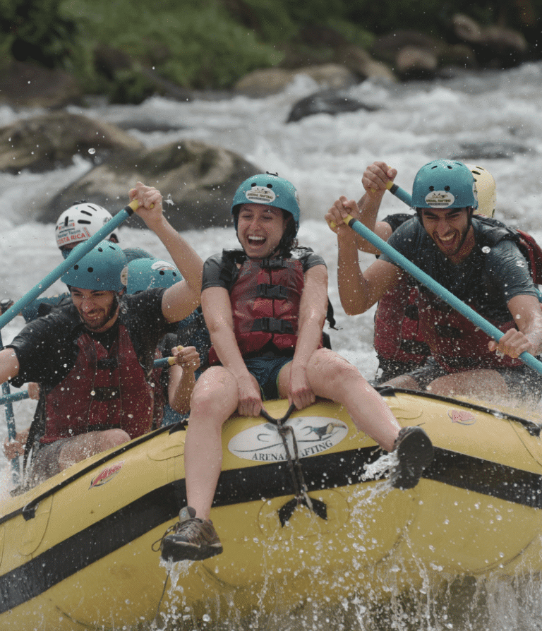 costa rica rafting class IV in rio balsa