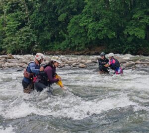 costa rica rafting guides